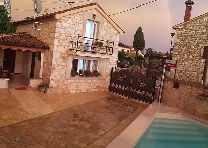 Casa Ladonja Feriehus Poreč