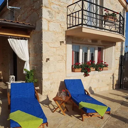 Hébergement de vacances Casa Ladonja *