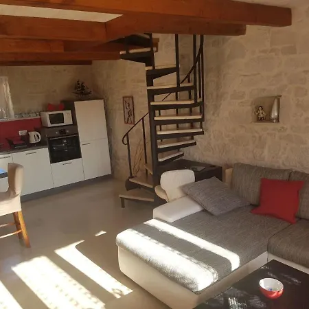 Casa Ladonja *